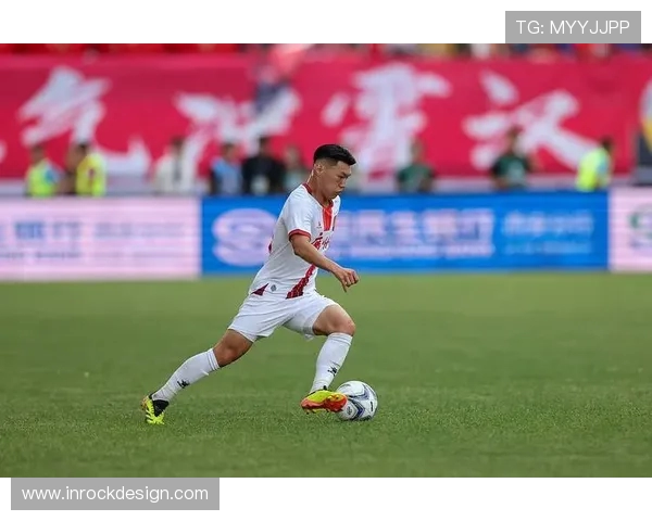 广州足球队与北京足球队赛后分析个人能力对比与表现评估