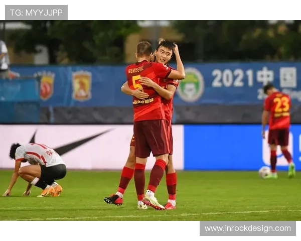 中超精彩对决深圳队迎战河北队期待一场激烈的足球盛宴