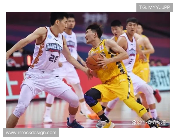 热火队与三猫队激战正酣球迷期待精彩对决与惊喜表现 热火队与三猫队激战正酣球迷期待精彩对决与惊喜表现