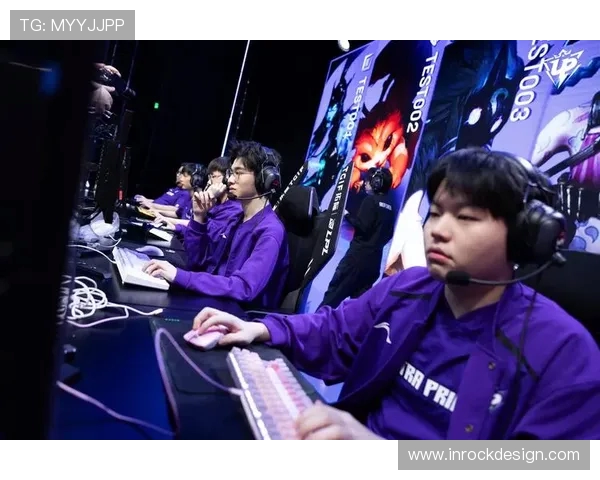 英雄联盟耐力排名新突破FPX战队表现引发热议与关注